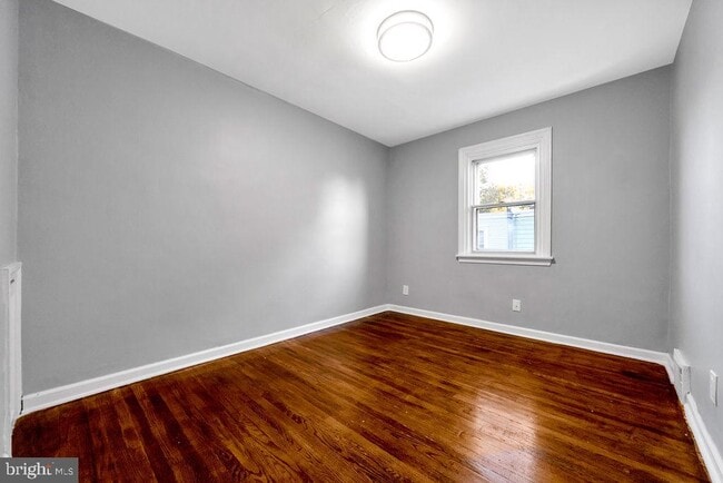 Building Photo - 7247 Glenthorne Rd