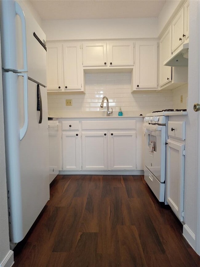 Primary Photo - 12900 Hymeadow Dr