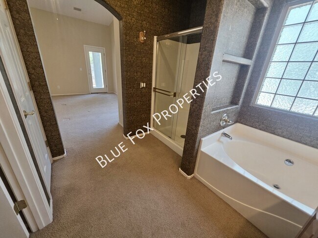 Building Photo - 6078 N Panorama Park Dr