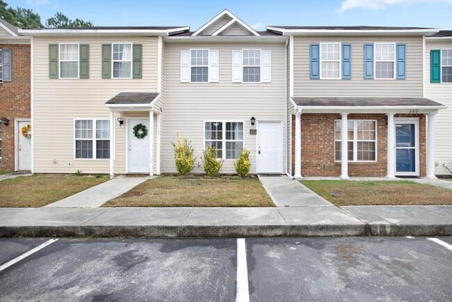 Building Photo - An adorable home! Pets Welcome!