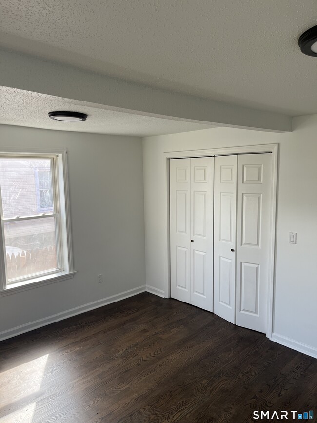 Building Photo - 52 Pearl St