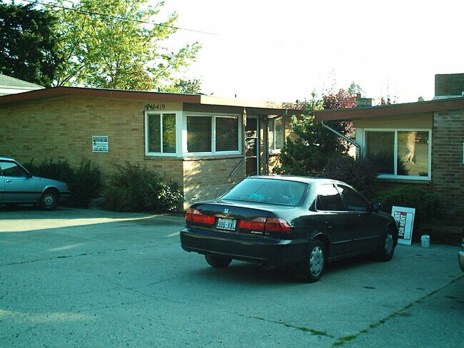 Building Photo - 16419 32nd Ave S