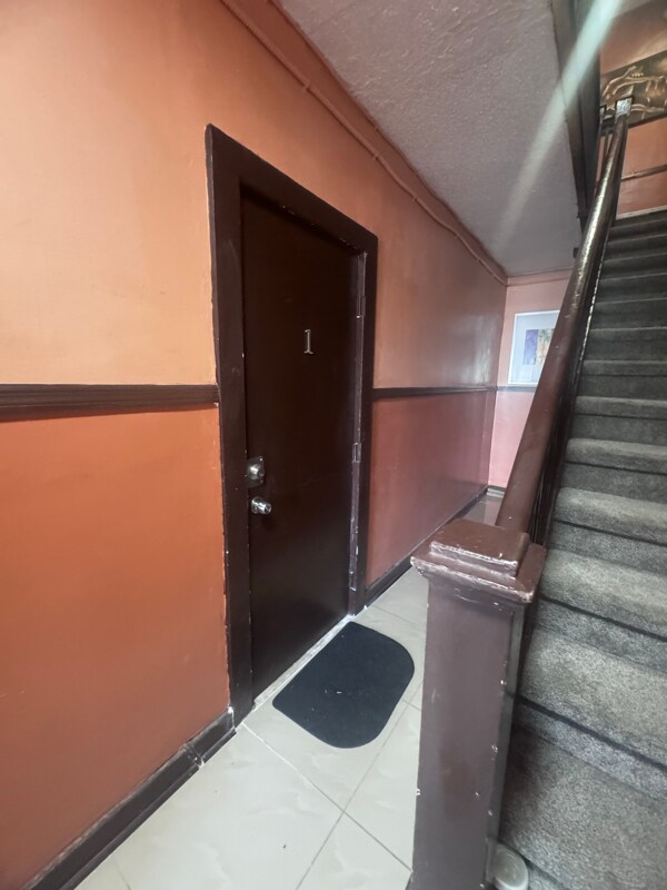 Building Photo - 921 N 19th Ave