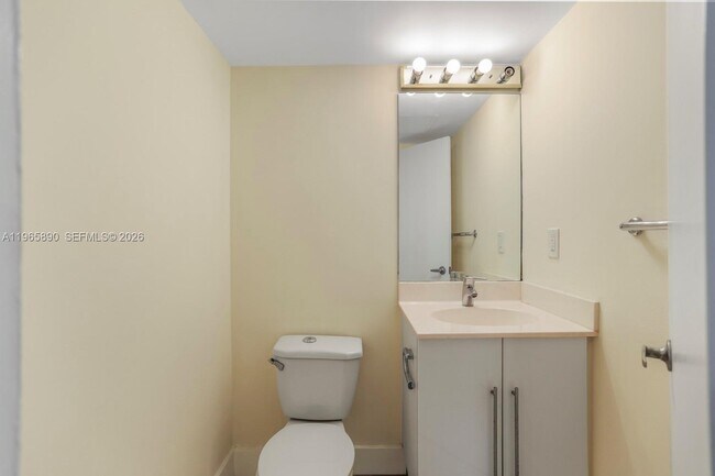 Building Photo - 3000 S Ocean Dr