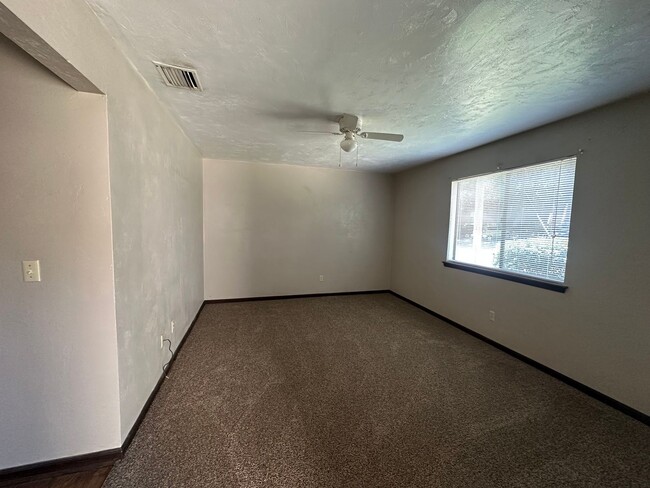 Building Photo - 1519 Willow Bend Way