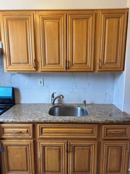 Building Photo - 1923 Bay Ridge Pkwy