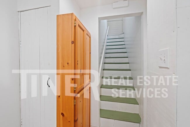 Building Photo - 1510 E Street-