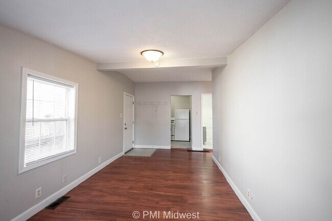 Building Photo - "Cozy 1-Bedroom Gem in Kokomo's Heart – Id...