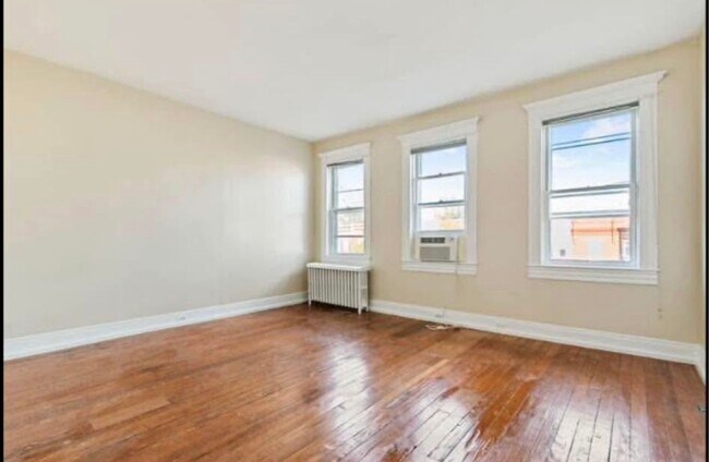 Building Photo - 2916 Guilford Ave