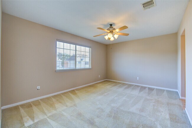 Building Photo - 7323 Sunset Bend Ln