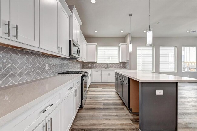 Building Photo - 3362 Pinemont Dr