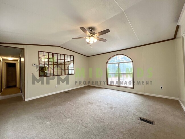 Building Photo - 575 Forts Pond Rd