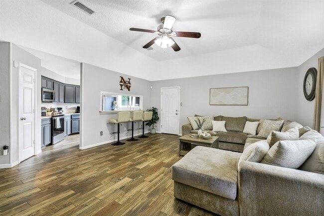 Building Photo - 710 Razee Ct