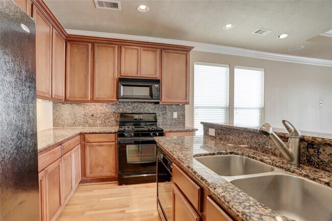 Building Photo - 1737 Aden Mist Dr