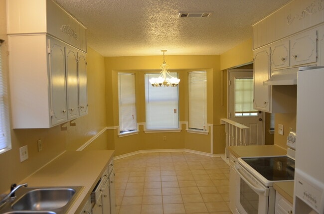 Building Photo - Cozy 3 Bedroom in Country Trails Harker Heights!