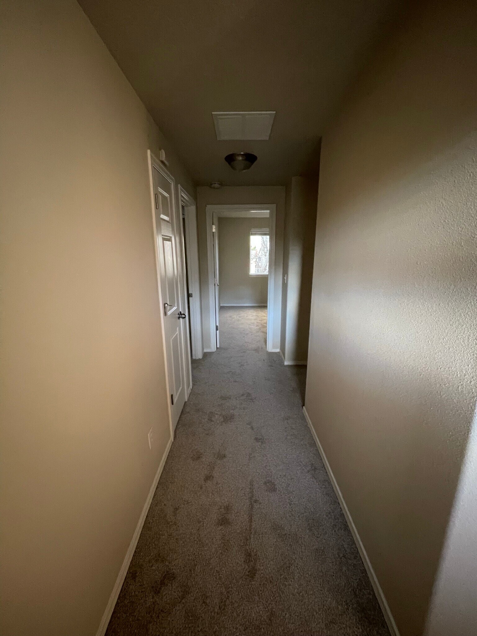 Building Photo - 1751 SE Water Lily St