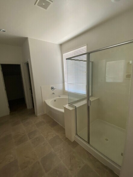 Building Photo - 3908 Hidden Grove Ln