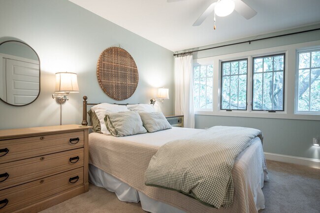 Building Photo - 290 Milledge Cir