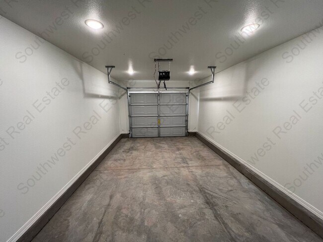 Building Photo - 2130 Bobwhite Ct