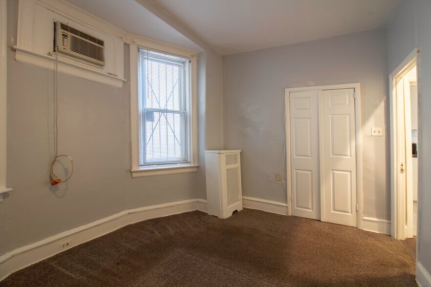 Building Photo - 6008 Jefferson St