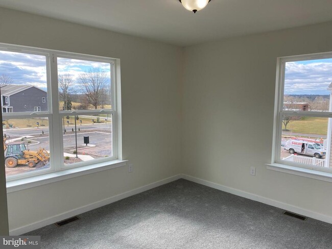 Building Photo - 3864 Ridge Pike