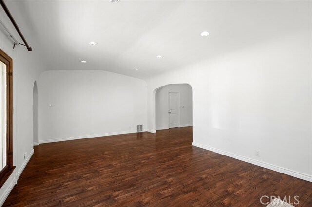 Building Photo - 1560 Ridgeway Dr