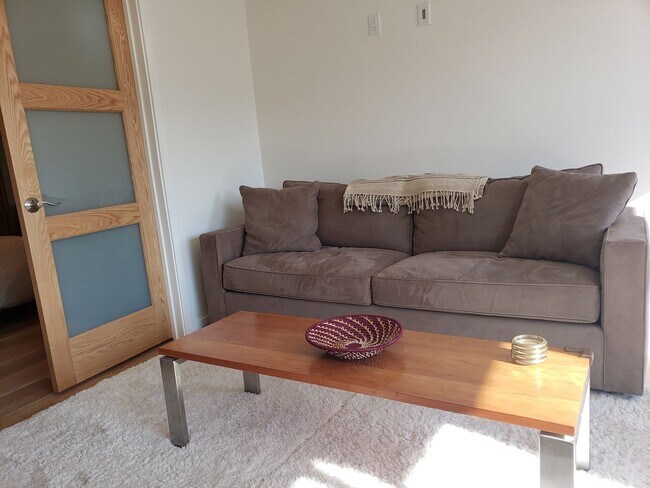 Building Photo - Hatton Fields Retreat with Guest Suite and...