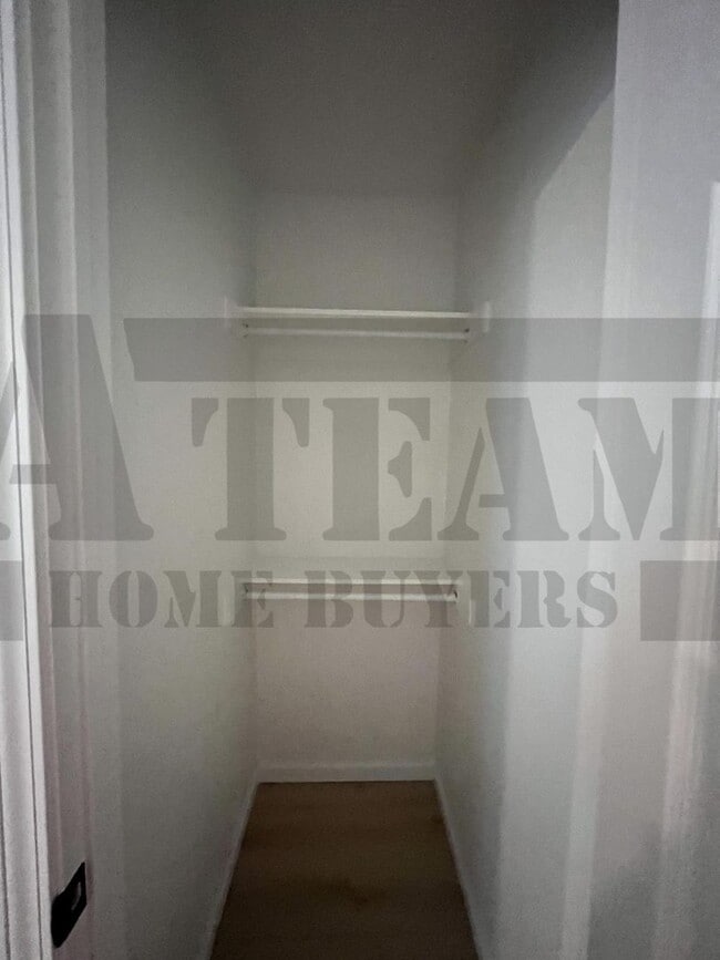 Building Photo - Beautifully updated 3-bedroom, 2-bathroom