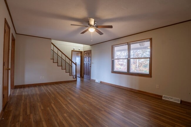 Building Photo - 4 Bedroom, 2 Bathroom Home in Greene Count...