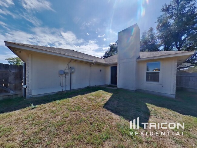 Building Photo - 2239 Barnett Street Lancaster TX