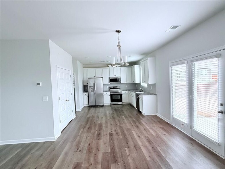 Building Photo - 409 McGinnis Cir