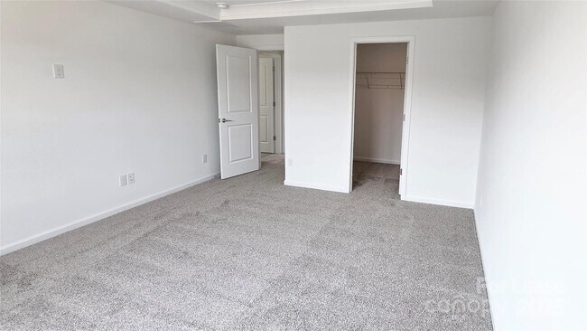 Building Photo - 15918 Parkside crossing Dr