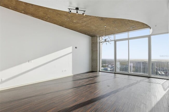 Building Photo - 155 S Court Ave