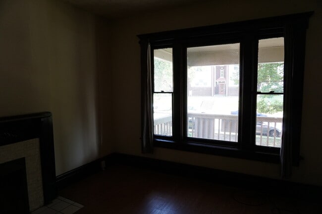 Building Photo - 6 Bedroom 3 full bath House