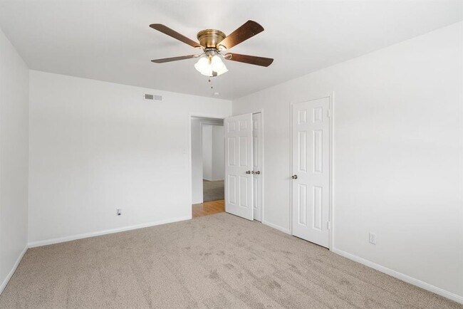 Building Photo - 14333 Memorial Dr