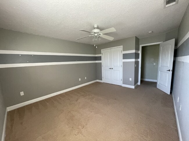 Building Photo - Home For Rent