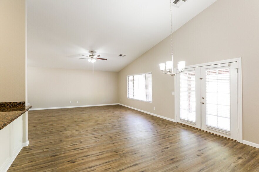 Building Photo - 2832 N 90th Ave