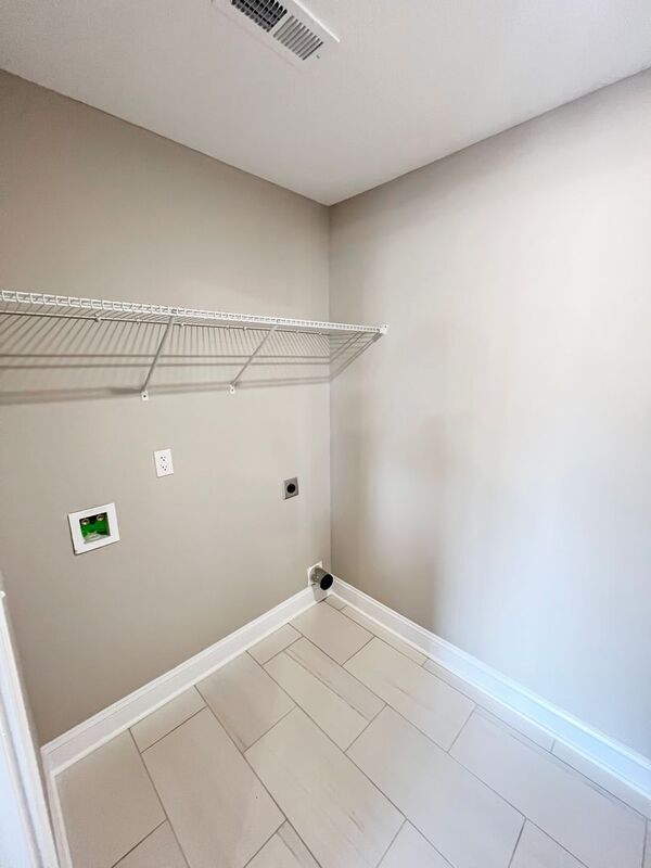 Building Photo - 142 Ardell Dr