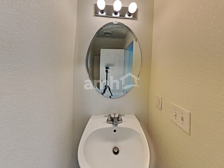 Building Photo - 3543 E Trigger Way