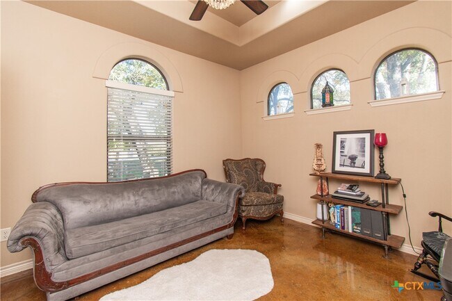 Building Photo - 1020 Woodland Bend Cir