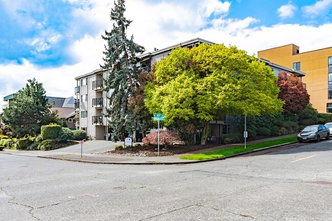 Building Photo - Dannywood Apartments