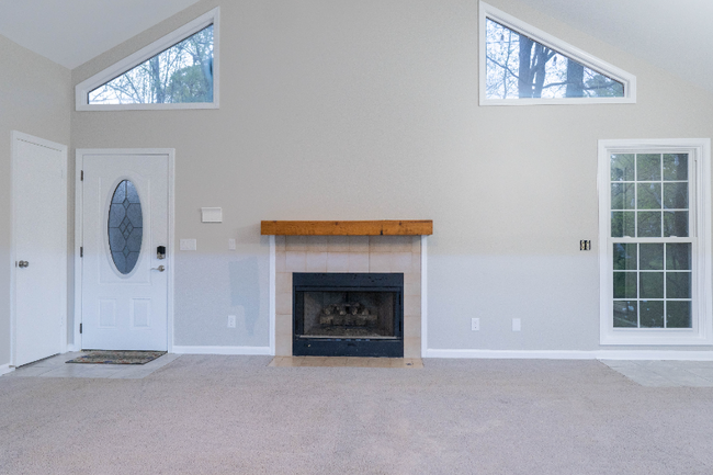 Building Photo - 2965 Red Pine Ct NW