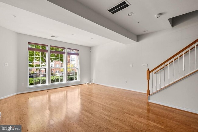 Building Photo - 1616 Hardwick Ct