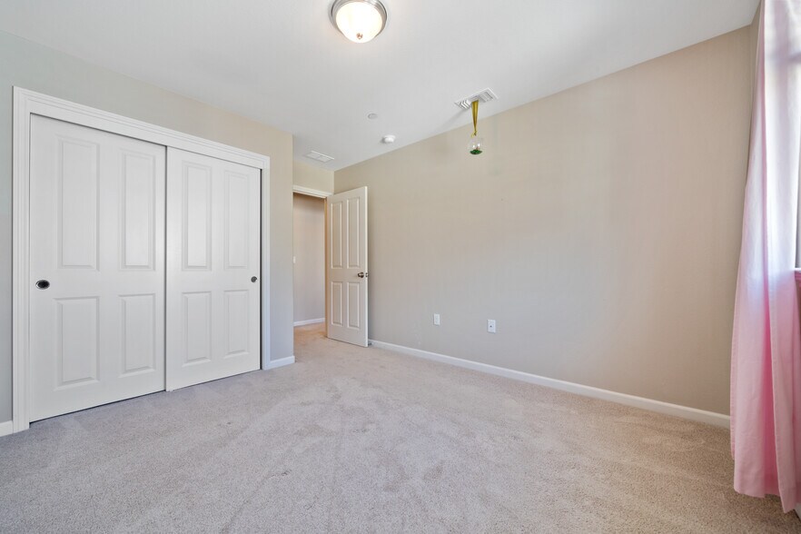 Building Photo - 16523 Alexander Ln