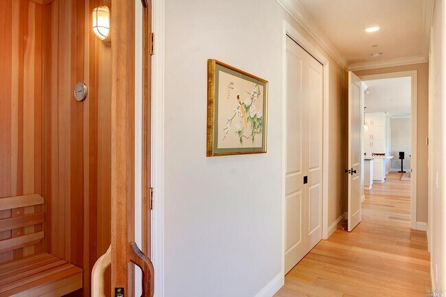 Building Photo - 109 Dahlia St