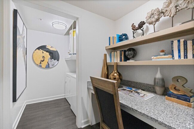 Building Photo - Step Into Stylish Comfort