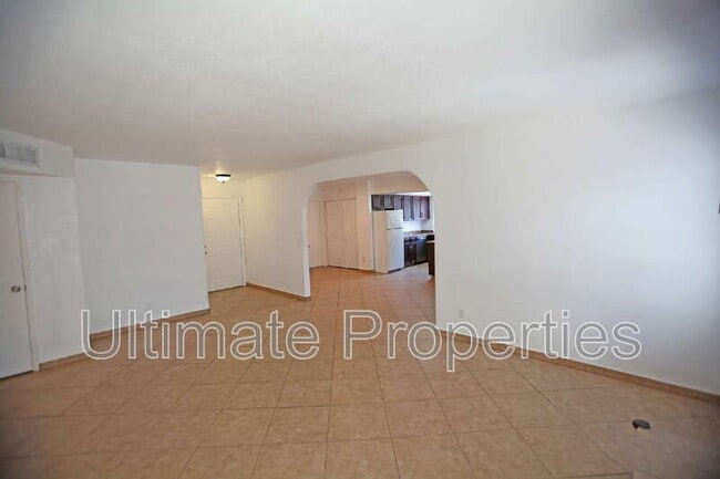 Building Photo - 5059 N 72nd Ave
