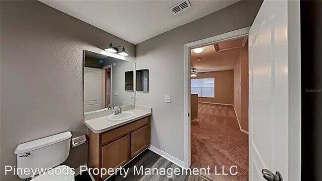 Building Photo - 5 br, 2.5 bath House - 18055 Glastonbury Ln