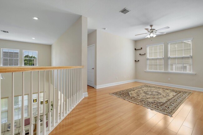 Building Photo - 2462 Goldenrod Wy
