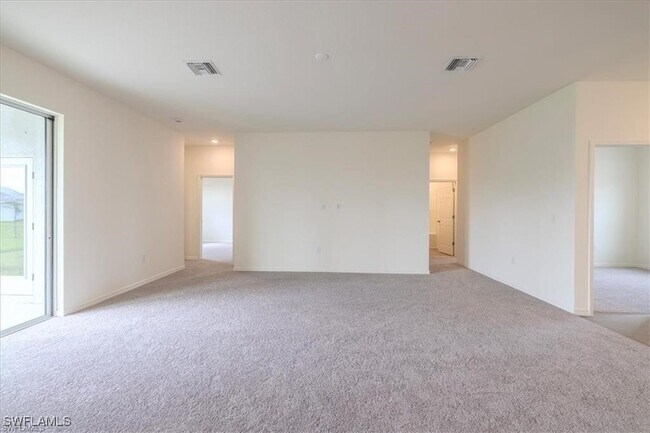 Building Photo - 4208 NE 15th Pl